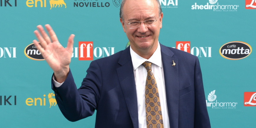 PREMIATI I MAESTRI DEL MADE IN ITALY: VALDITARA RILANCIA: SI DEVE ROMPERE IL PREGIUDIZIO SULLA SCELTA DELL’ISTRUZIONE